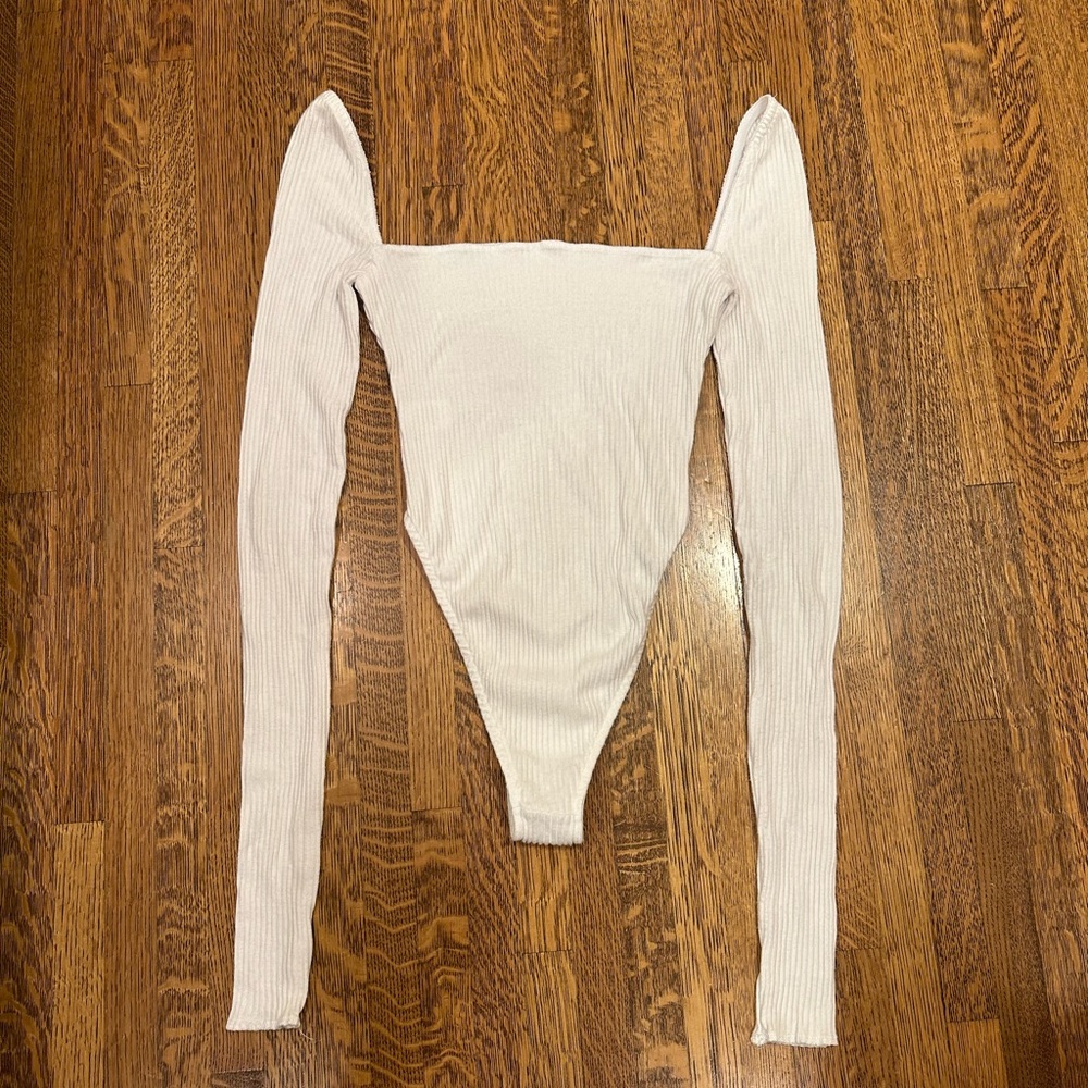 ARE YOU AM I WHITE LONG SLEEVE BODY SUIT